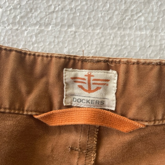 Dockers Men's Tan Chinos - Picture 2 of 7